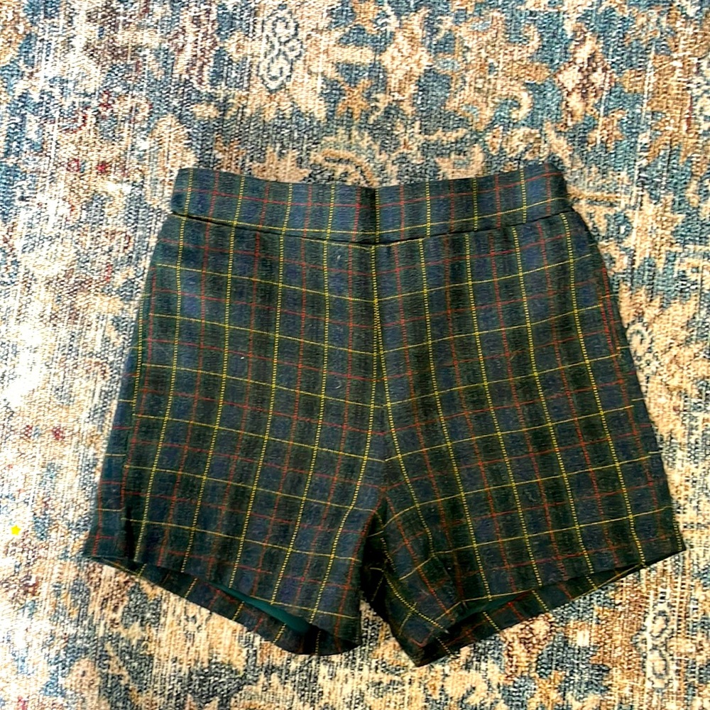 SZ 4 Cygnet Living Wool Shorts